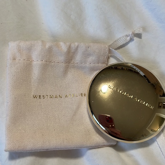 Wean Atelier Vital Pressed Skincare Powder in Creme - Picture 2 of 4